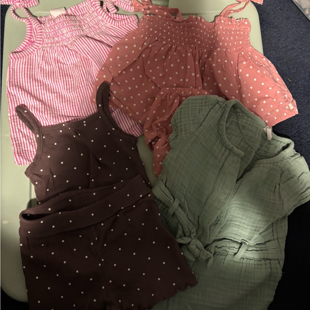 Baby gap outfit lot - size 12-18 month
